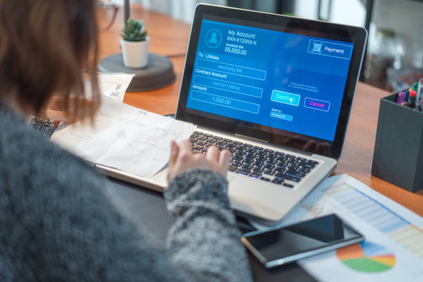 Pagesat bankare nëpërmjet internetit arritën rekord në vitin 2024 